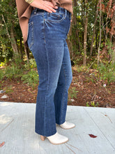 Load image into Gallery viewer, Lovervet- High Rise Cropped Flare