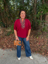 Load image into Gallery viewer, Solid elasticated sleeve band dolman top with leopard detail