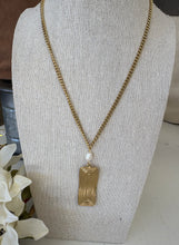 Load image into Gallery viewer, Gold Necklace with Pearl