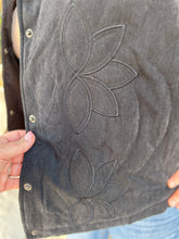 Load image into Gallery viewer, Quilted Button Vest