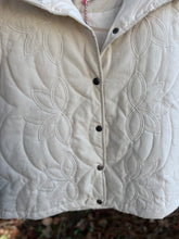Load image into Gallery viewer, Quilted Button Vest