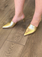 Load image into Gallery viewer, Beach by Matisse Garret Gold Slide
