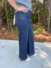 Load image into Gallery viewer, Risen Mid Rise Crop Wide Front Seamed Detailed Jeans