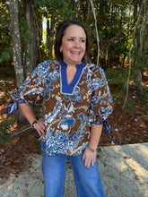 Load image into Gallery viewer, Printed Top with Tie Sleeve Detail