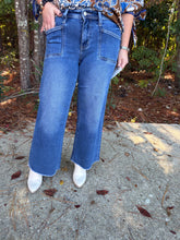 Load image into Gallery viewer, Lovervet- Utility Pocket High Rise Crop Wide