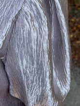 Load image into Gallery viewer, Ruffle V Neck Puff Sleeve Top