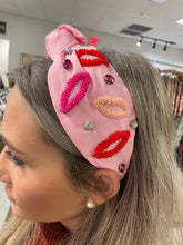 Load image into Gallery viewer, Beaded Lips Headband