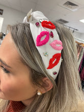 Load image into Gallery viewer, Beaded Lips Headband