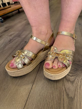 Load image into Gallery viewer, Brea Wedge Sandal