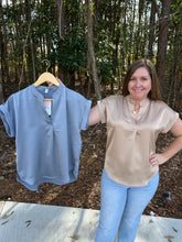 Load image into Gallery viewer, Short Sleeve Blouse