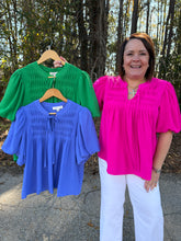 Load image into Gallery viewer, Puff sleeve pintuck detail with neck tied woven top