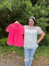Load image into Gallery viewer, H9593 Lace Short Puffed Sleeves Top