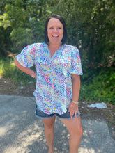 Load image into Gallery viewer, WA0881 Abstract Print Split Neck Top