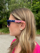 Load image into Gallery viewer, American Flag Sunglasses