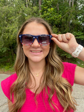 Load image into Gallery viewer, American Flag Sunglasses