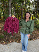 Load image into Gallery viewer, Puff sleeve top with a shirt collar and button closure at front