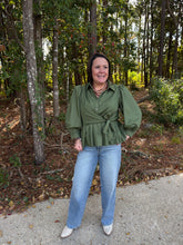 Load image into Gallery viewer, Puff sleeve top with a shirt collar and button closure at front