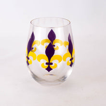Load image into Gallery viewer, Fleur de Lis Wine Glass Set