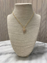 Load image into Gallery viewer, Jennifer Thames Fern necklace