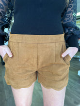 Load image into Gallery viewer, Suede Scallop shorts