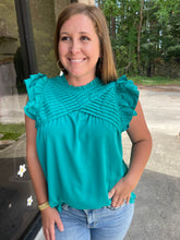 Load image into Gallery viewer, T18302- Triple Flutter Sleeve Top