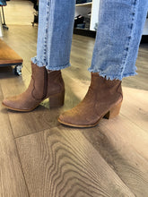 Load image into Gallery viewer, Dirty Laundry Unite Lizard Cowboy Boots