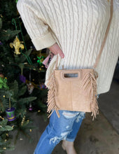 Load image into Gallery viewer, Ah Dorned Fringe Purse