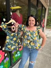Load image into Gallery viewer, B8518 Linen lemon ruffle layer top