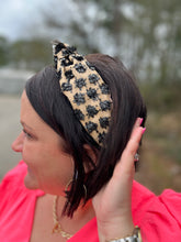 Load image into Gallery viewer, Checkered Knotted Headband