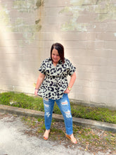 Load image into Gallery viewer, G8608 Animal Print Top