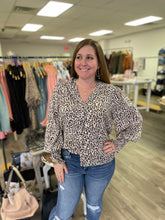 Load image into Gallery viewer, VT60208D Animal Print Woven Top