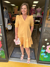 Load image into Gallery viewer, D19839 v neck half sleeve tiered dress featuring pockets at the side