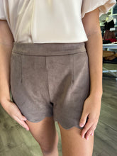Load image into Gallery viewer, Suede Scallop shorts