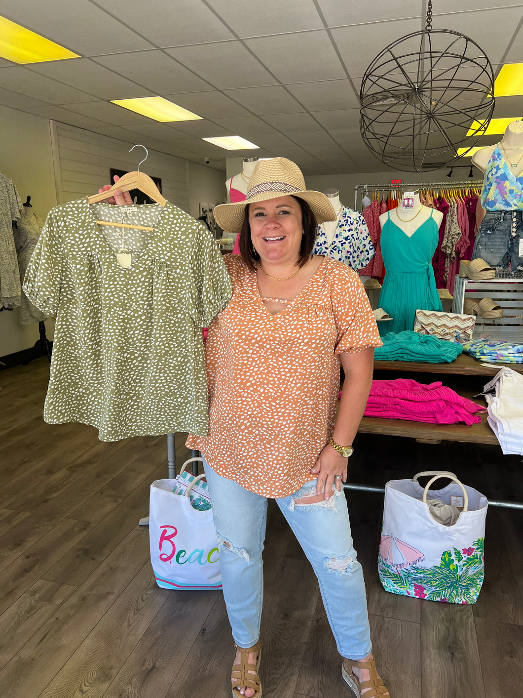 Spotted Print Keyhole Bubble sleeve top G8536