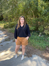 Load image into Gallery viewer, Suede Scallop shorts