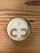 Load image into Gallery viewer, BB Lila Clover Earrings