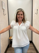 Load image into Gallery viewer, T17671 Sleeveless Ruffle Top