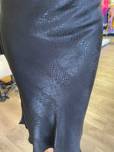 Load image into Gallery viewer, SS8690 Jaquard Satin Mermaid Midi Skirt