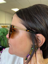 Load image into Gallery viewer, Polarized Sunglasses- wine with side gold detail
