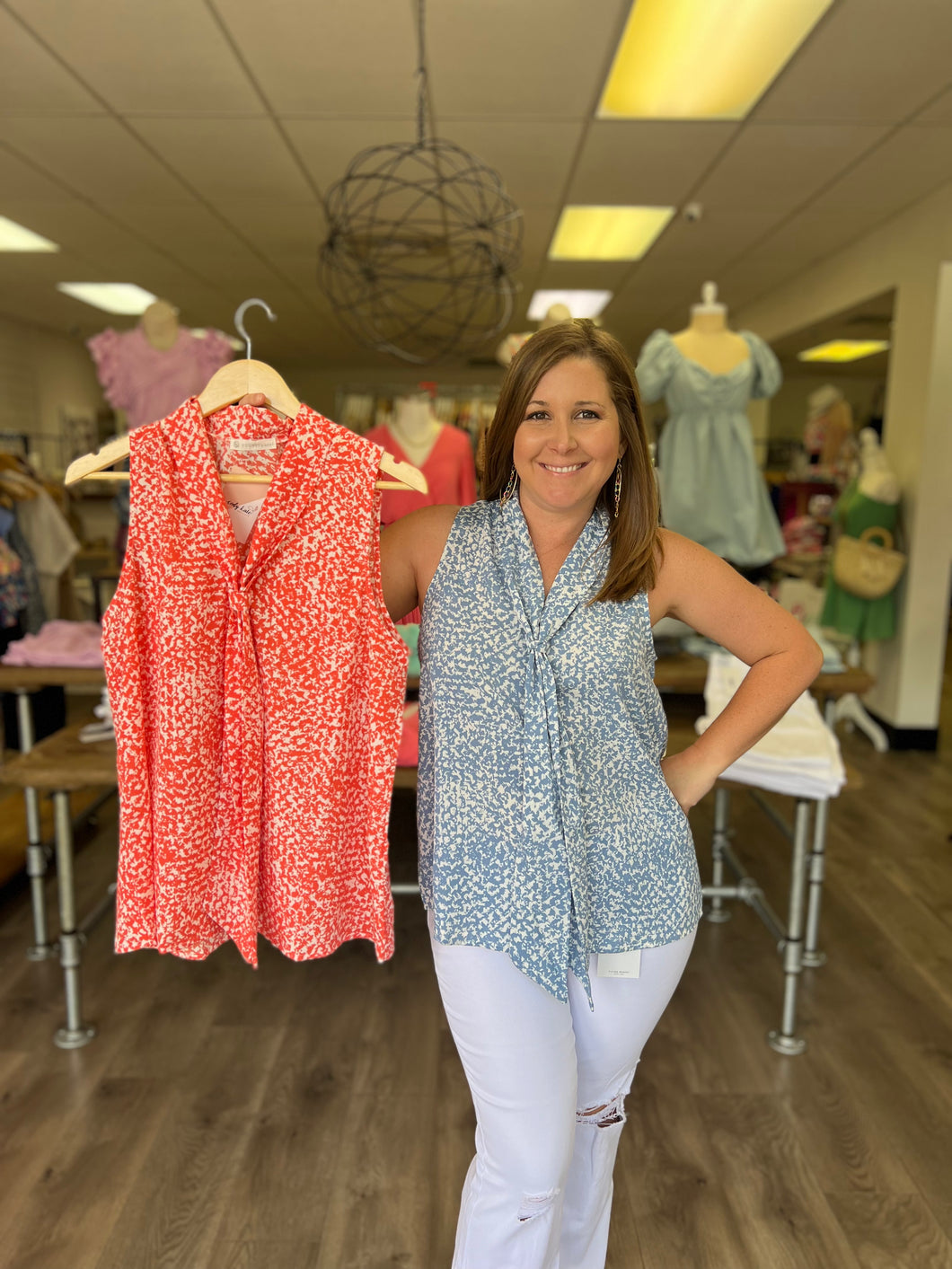 ST6749 Sleeveless woven top with neck collar