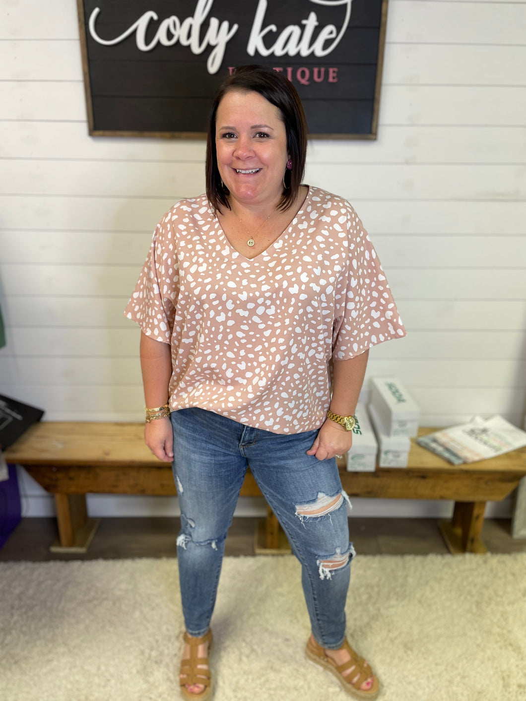 G8575-1 Animal Print V NECK TOP