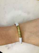 Load image into Gallery viewer, bamboo acrylic and gold disc stretch bracelet #117-ONLINE