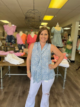 Load image into Gallery viewer, ST6749 Sleeveless woven top with neck collar