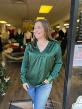 Load image into Gallery viewer, GT4861 V Neck shirred top